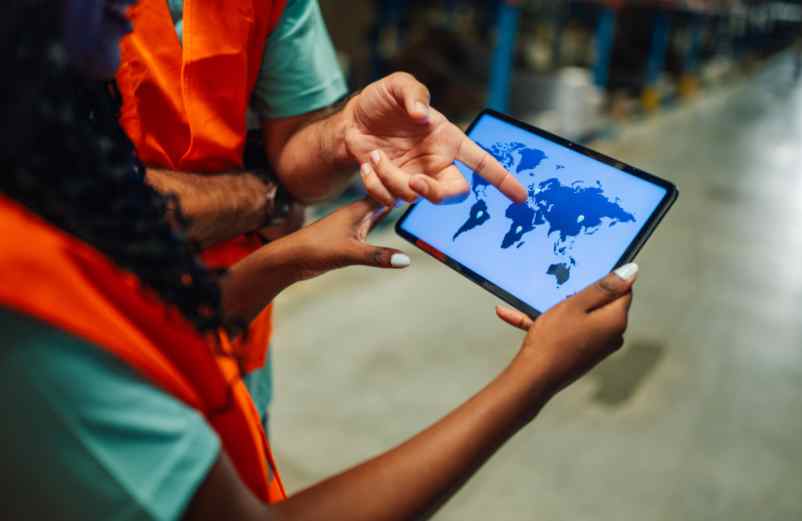 Relocalisation industrielle : un enjeu stratégique pour la souveraineté économique Médiateur Numérique